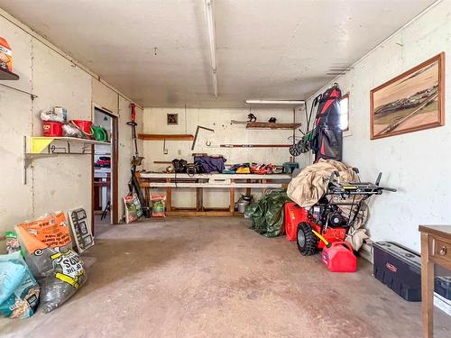 422 Nelson Street E, Virden, MB - Indoor Photo Showing Garage