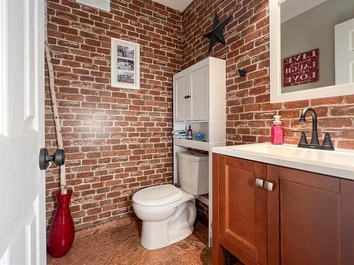 9 Foxford Avenue, Elkhorn, MB - Indoor Photo Showing Bathroom