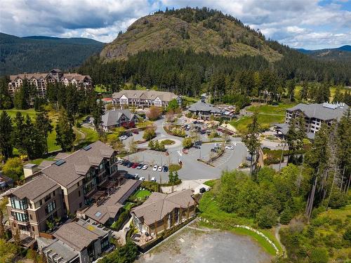 201-2045 Country Club Way, Langford, BC 