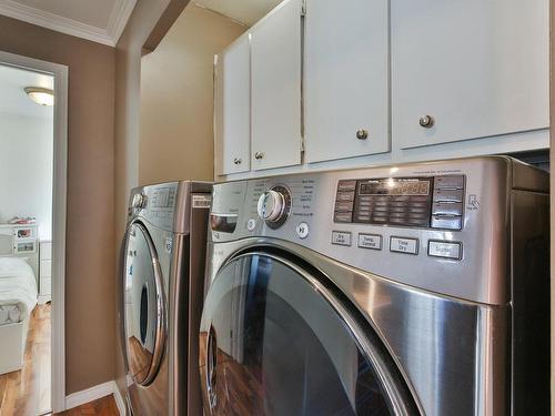 Corridor - 28-1633 Rue Principale, Granby, QC - Indoor Photo Showing Laundry Room