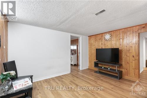 4775 Thunder Road, Ottawa, ON - Indoor