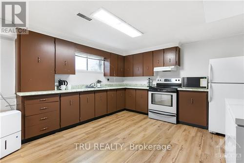 4775 Thunder Road, Ottawa, ON - Indoor Photo Showing Kitchen