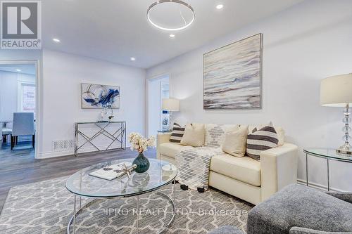 5 Luce Drive, Ajax, ON - Indoor Photo Showing Living Room