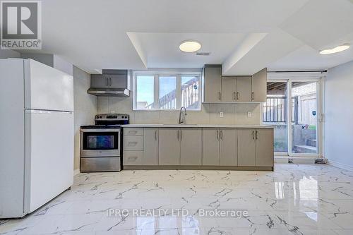 5 Luce Drive, Ajax, ON - Indoor Photo Showing Kitchen