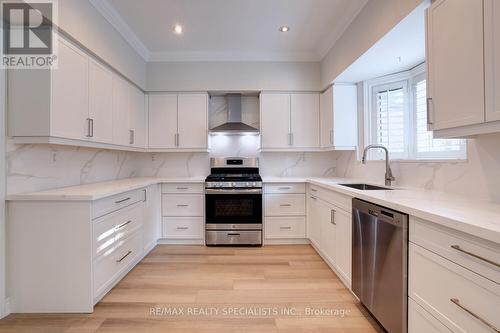 2432 Marisa Court, Mississauga, ON - Indoor Photo Showing Kitchen