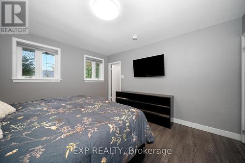 215 Mill Road, Toronto, ON - Indoor Photo Showing Bedroom