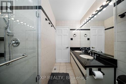 215 Mill Road, Toronto, ON - Indoor Photo Showing Bathroom