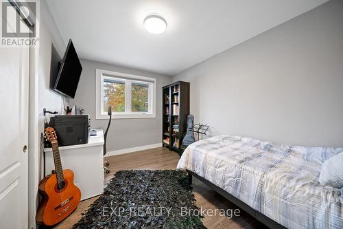 215 Mill Road, Toronto, ON - Indoor Photo Showing Bedroom