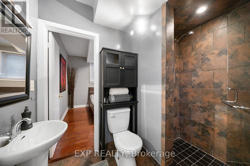 215 Mill Road, Toronto, ON - Indoor Photo Showing Bathroom