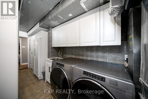 215 Mill Road, Toronto, ON - Indoor Photo Showing Laundry Room