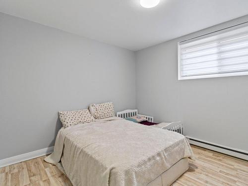 Chambre Ã  coucher principale - 218 Boul. Des Prairies, Laval (Laval-Des-Rapides), QC - Indoor Photo Showing Bedroom