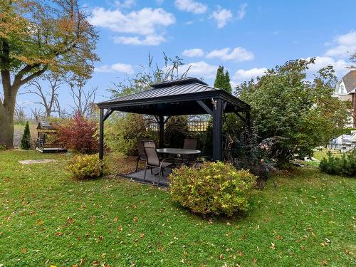 Jardin - 218 Boul. Des Prairies, Laval (Laval-Des-Rapides), QC - Outdoor