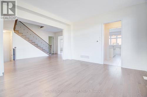 32 Twinleaf Crescent, Adjala-Tosorontio, ON - Indoor Photo Showing Other Room