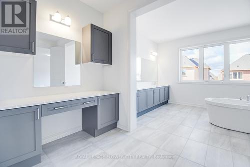 32 Twinleaf Crescent, Adjala-Tosorontio, ON - Indoor Photo Showing Bathroom