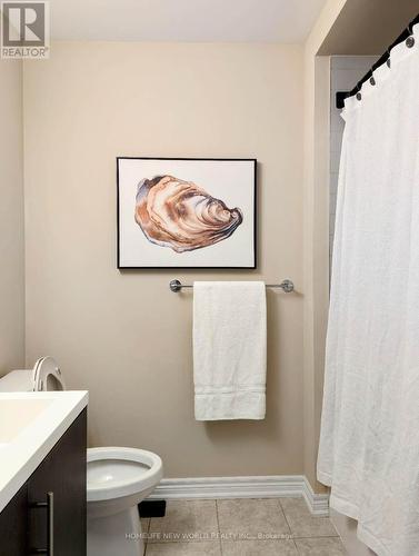 400 Threshing Mill Boulevard, Oakville, ON - Indoor Photo Showing Bathroom