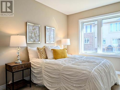 400 Threshing Mill Boulevard, Oakville, ON - Indoor Photo Showing Bedroom