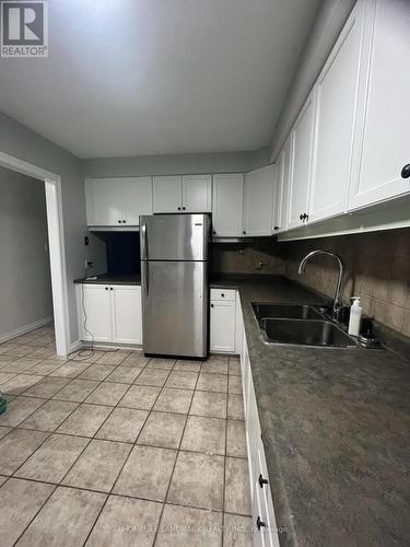 635 Lomond Crescent, Burlington, ON - Indoor Photo Showing Kitchen With Double Sink