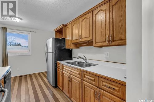 1525 Hnatyshyn Avenue, Saskatoon, SK - Indoor Photo Showing Kitchen With Double Sink