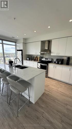 1402 - 15 Glebe Street, Cambridge, ON - Indoor Photo Showing Kitchen