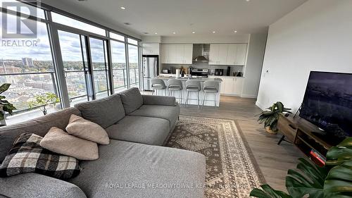 1402 - 15 Glebe Street, Cambridge, ON - Indoor Photo Showing Living Room