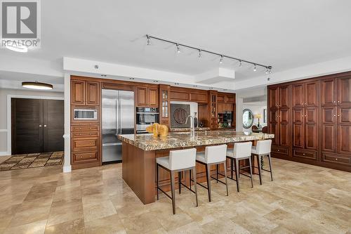 1152 Sunset Drive Unit# 1702, Kelowna, BC - Indoor Photo Showing Kitchen