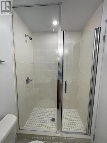 507 - 2433 Dufferin Street W, Toronto, ON - Indoor Photo Showing Bathroom