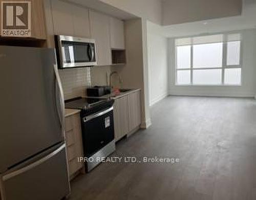 1707 - 202 Burnhamthorpe Road E, Mississauga, ON - Indoor Photo Showing Kitchen