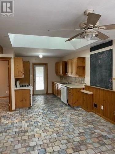 119 Gary Avenue, Hamilton, ON - Indoor Photo Showing Kitchen