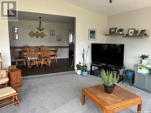 142 Coronation Drive, Canora, SK - Indoor Photo Showing Living Room