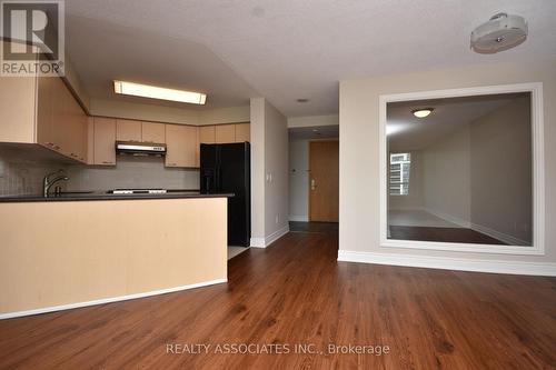 811 - 48 Suncrest Boulevard, Markham, ON - Indoor Photo Showing Kitchen