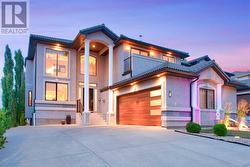 8 Hamptons Place NW  Calgary, AB T3A 6B8