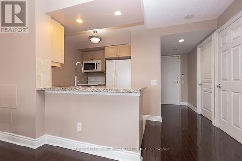 1407 - 10 Northtown Way, Toronto, ON - Indoor Photo Showing Kitchen