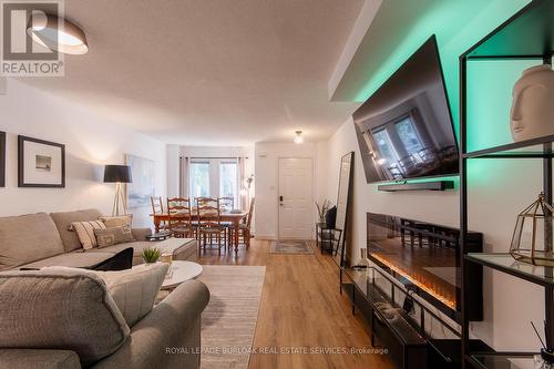 7 Trent Avenue, Toronto, ON - Indoor Photo Showing Living Room