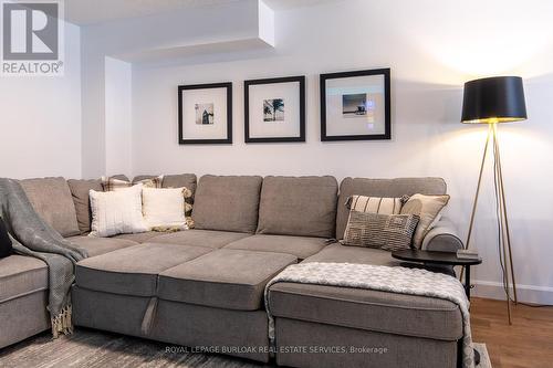 7 Trent Avenue, Toronto, ON - Indoor Photo Showing Living Room