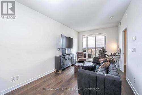 4504 - 4011 Brickstone Mews, Mississauga, ON - Indoor Photo Showing Living Room