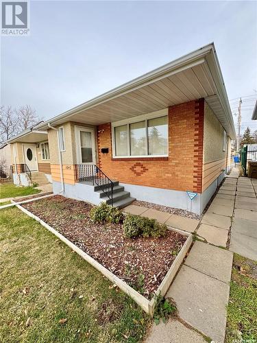 1043 Queen Street, Regina, SK - Outdoor