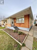 1043 Queen STREET  Regina, SK S4T 4B1