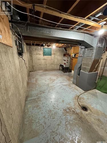 1043 Queen Street, Regina, SK - Indoor Photo Showing Basement