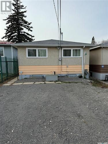 1043 Queen Street, Regina, SK - Outdoor