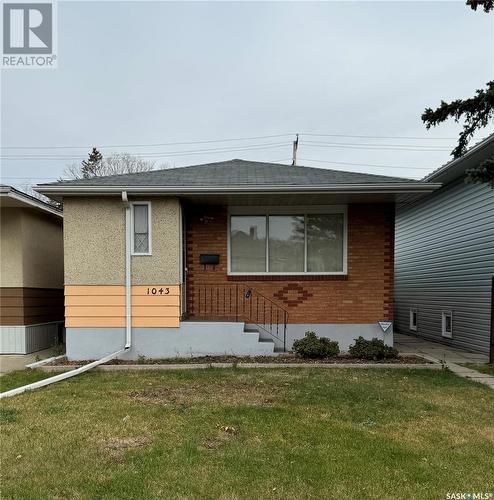 1043 Queen Street, Regina, SK - Outdoor With Exterior