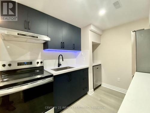 33 Grendon Crescent, Brampton (Credit Valley), ON - Indoor Photo Showing Kitchen