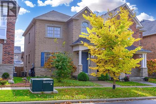 213 Paradelle Drive, Richmond Hill, ON - Outdoor With Facade