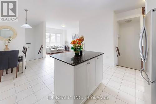 213 Paradelle Drive, Richmond Hill, ON - Indoor