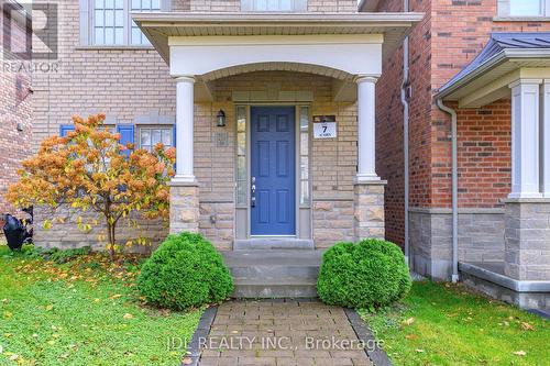 213 Paradelle Drive, Richmond Hill, ON - Outdoor