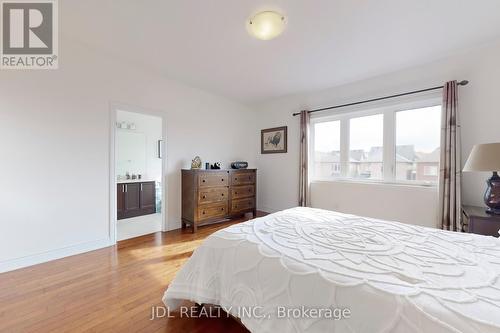 213 Paradelle Drive, Richmond Hill, ON - Indoor Photo Showing Bedroom