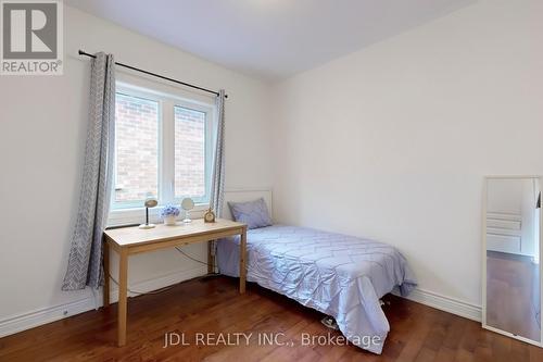 213 Paradelle Drive, Richmond Hill, ON - Indoor Photo Showing Bedroom