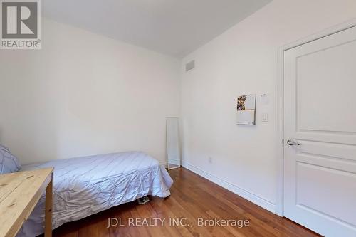 213 Paradelle Drive, Richmond Hill, ON - Indoor Photo Showing Bedroom