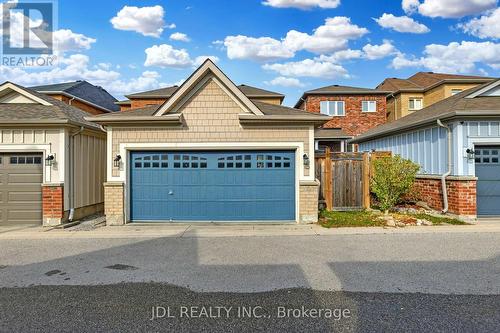 213 Paradelle Drive, Richmond Hill, ON - Outdoor With Facade