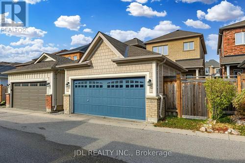 213 Paradelle Drive, Richmond Hill, ON - Outdoor