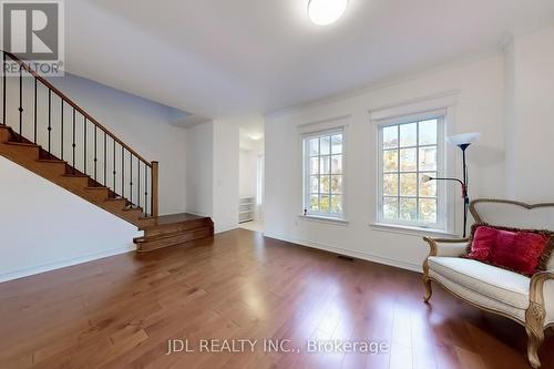 213 Paradelle Drive, Richmond Hill, ON - Indoor